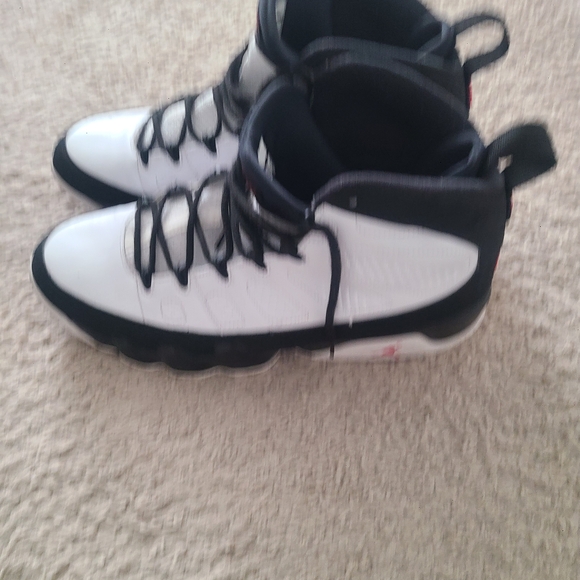 Jordan Black Sneakers with Purple and Teal Accents - Picture 5 of 16